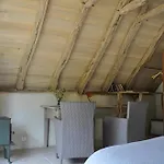 Couette-café Les De La Metairie Haute 3*