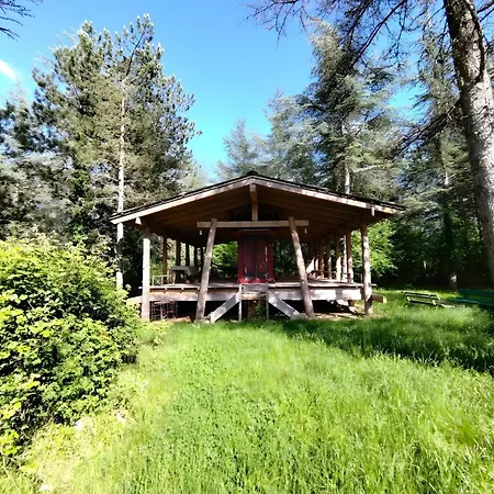 Les De La Metairie Haute Bed and Breakfast 3*