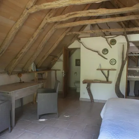 Les De La Metairie Haute Frühstückspension Marcilhac-sur-Cele