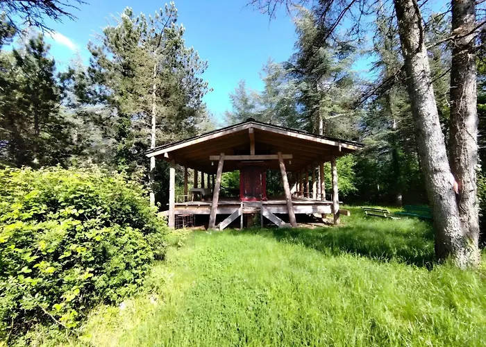 Les De La Metairie Haute Bed and Breakfast 3*