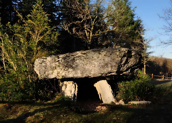 Les De La Metairie Haute Bed and Breakfast 3*