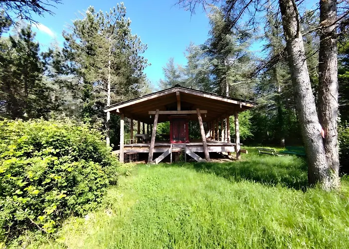 Les De La Metairie Haute Bed and Breakfast 3*