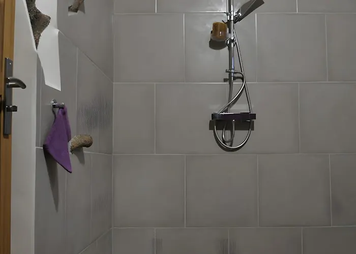 Les De La Metairie Haute